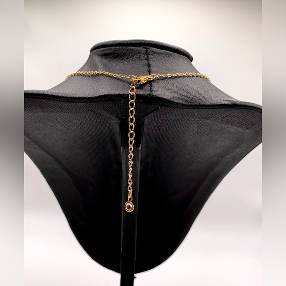 🎉Host Pick🎉 14k Gold Plated Dainty Heart Necklace - Picture 10 of 15